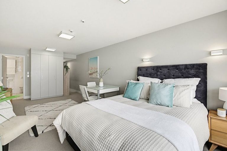 Photo of property in The Capital, 12/370 Oriental Parade, Oriental Bay, Wellington, 6011