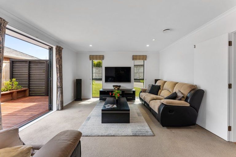 Photo of property in 17 Ormrod Grove, Riverstone Terraces, Upper Hutt, 5018