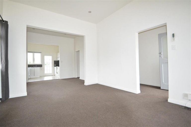 Photo of property in 40 Weraroa Road, Levin, 5510