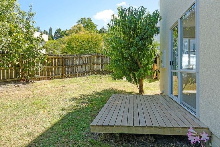 Photo of property in 28/24 Eastglen Road, Glen Eden, Auckland, 0602