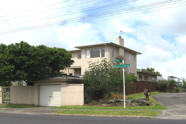 Photo of property in 2/74 East Coast Road, Milford, Auckland, 0620