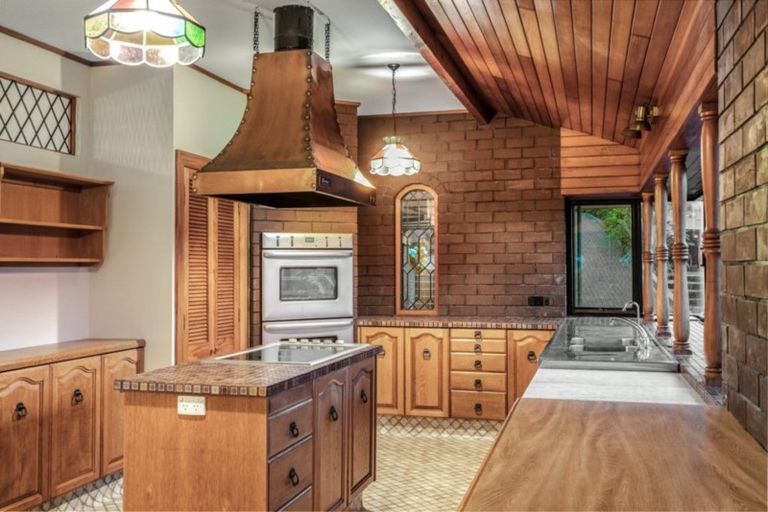 Photo of property in 27 Chelverton Terrace, Red Beach, 0932