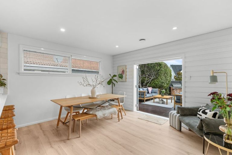 Photo of property in 21 Woodstock Place, Russley, Christchurch, 8042