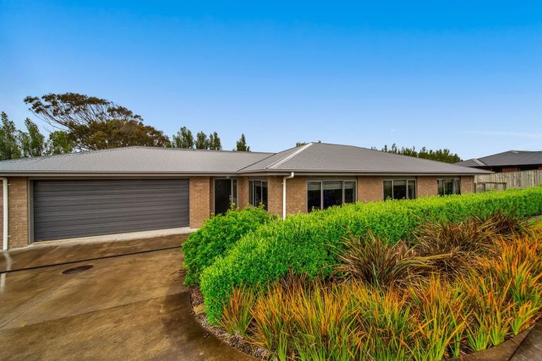 Photo of property in 7 Nikau Place, Hawera, 4610