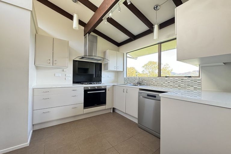 Photo of property in 12 Indira Place, Khandallah, Wellington, 6035