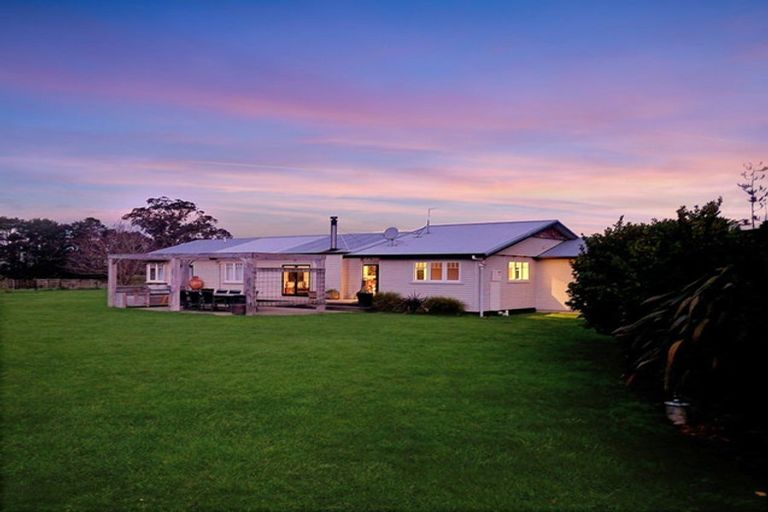 Photo of property in 122 Cross Line, Morison Bush, Greytown, 5794