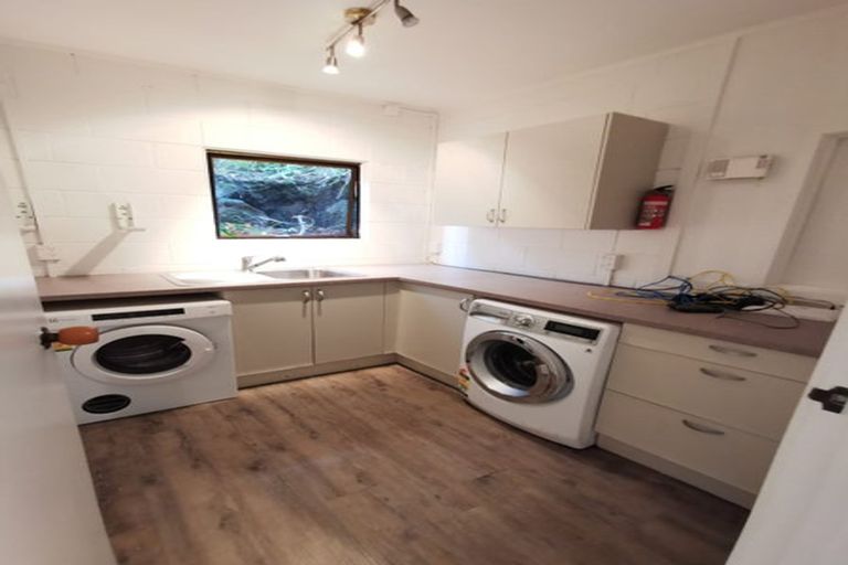 Photo of property in 23 Heaton Grove, Chatswood, Auckland, 0626