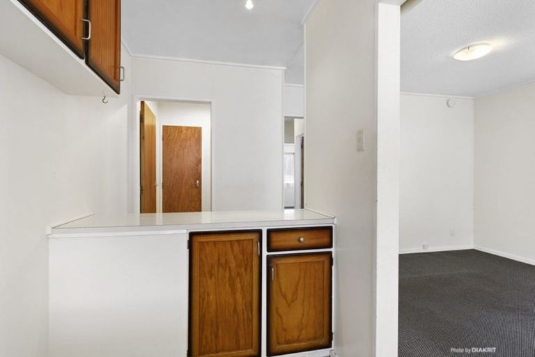 Photo of property in 4/171 Queens Drive, Lyall Bay, Wellington, 6022