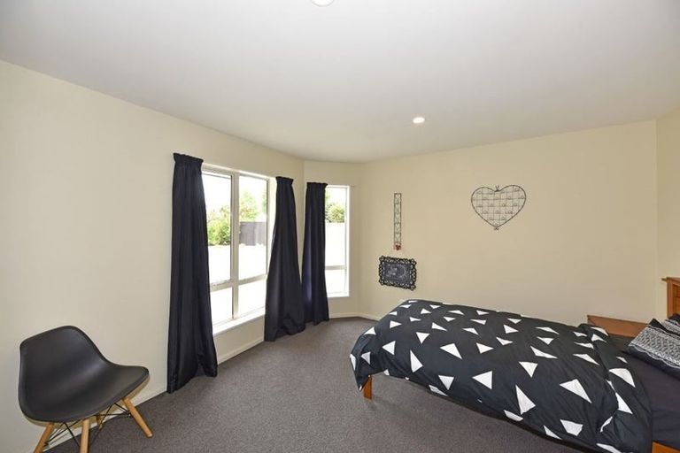 Photo of property in 17 Armour Place, Halswell, Christchurch, 8025