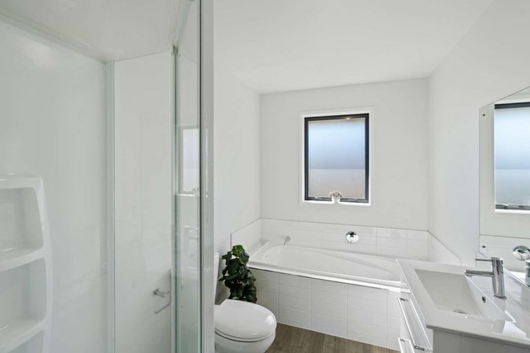 Photo of property in 3 Andesite Drive, Rolleston, 7614