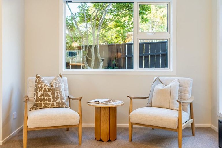 Photo of property in 70b Heretaunga Square, Silverstream, Upper Hutt, 5019