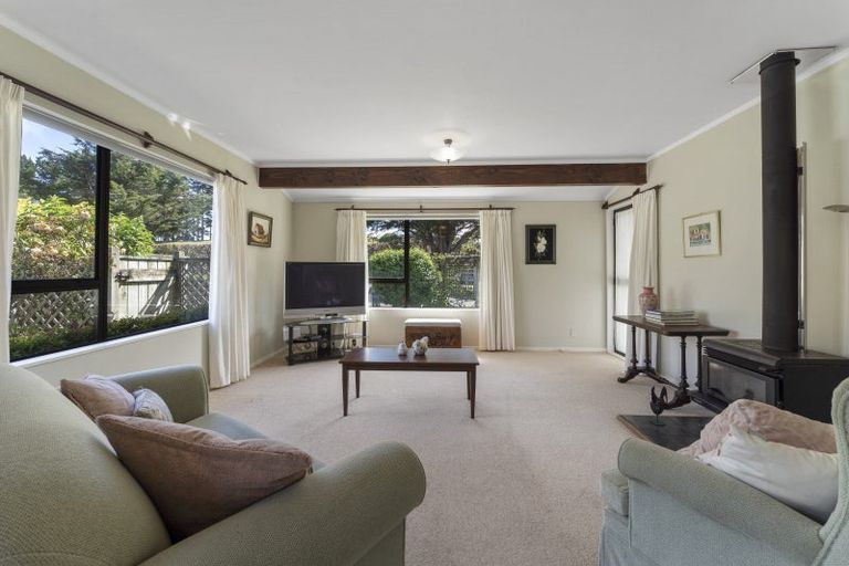 Photo of property in 40 Walton Avenue, Waikanae, 5036