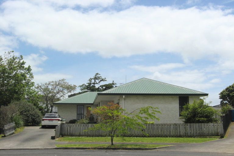 Photo of property in 6 Barcroft Place, Clendon Park, Auckland, 2103