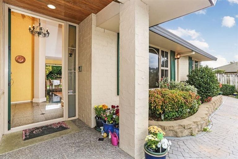 Photo of property in 59 Lothian Brae, Wattle Downs, Auckland, 2103