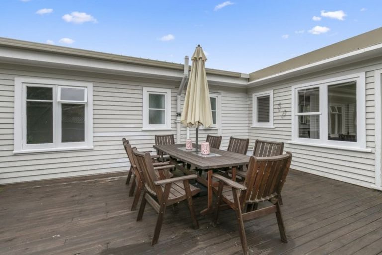 Photo of property in 29 Gibbs Crescent, Wainuiomata, Lower Hutt, 5014