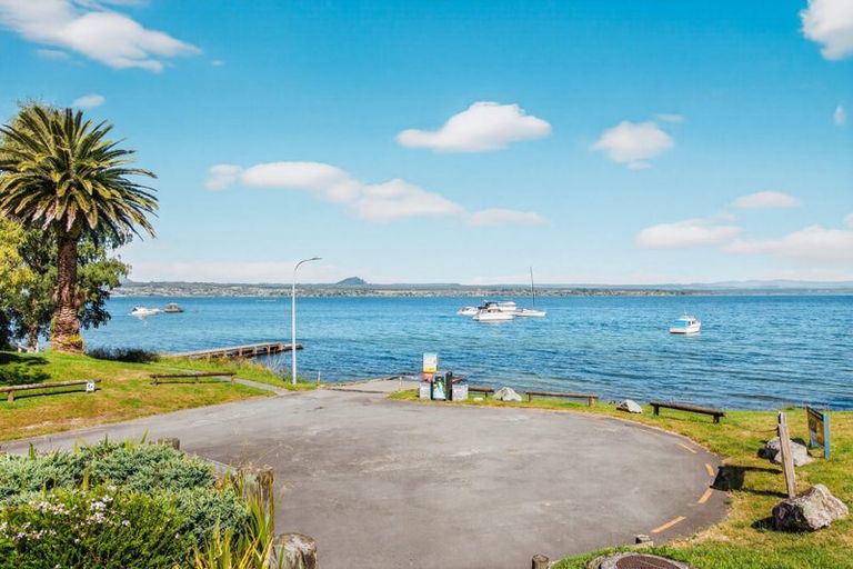 Photo of property in 1 Winston Street, Acacia Bay, Taupo, 3330