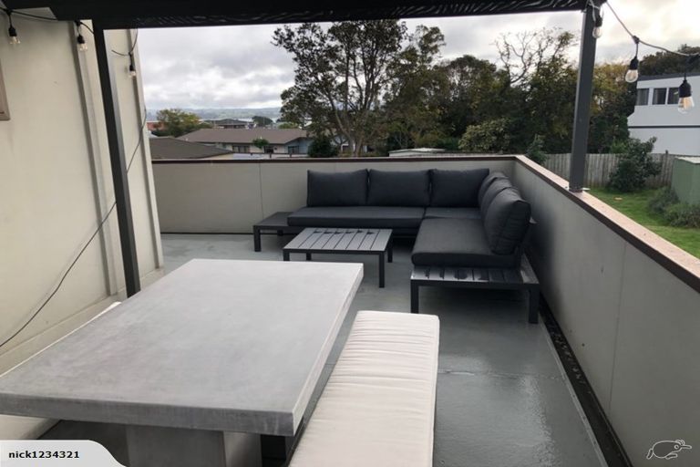 Photo of property in 2 Millen Place, Clarks Beach, 2122