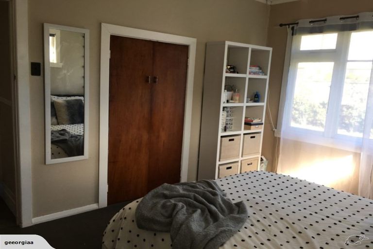 Photo of property in 4 Gordon Street, Glen Avon, New Plymouth, 4312