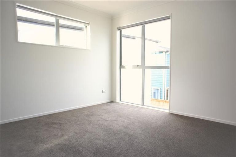 Photo of property in 3 Silvereye Road, Hobsonville, Auckland, 0616