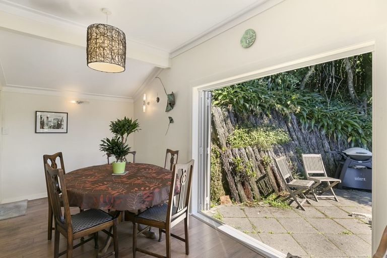 Photo of property in 17 Torwood Road, Khandallah, Wellington, 6035