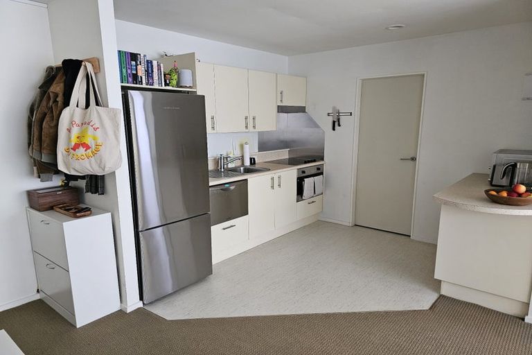 Photo of property in Terrace Heights Apartments, 2/163p The Terrace, Wellington Central, Wellington, 6011