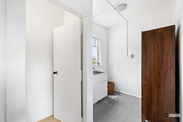 Photo of property in 1-2/6a Pohutukawa Street, Woburn, Lower Hutt, 5010