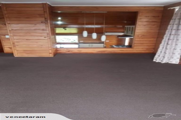 Photo of property in 9 Barrys Road, Glendene, Auckland, 0602