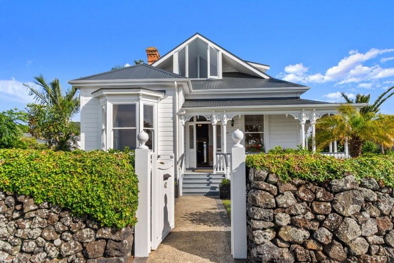 Photo of property in 42 King Edward Parade, Devonport, Auckland, 0624