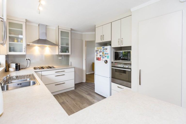 Photo of property in 4 Roband Crescent, Brown Owl, Upper Hutt, 5018