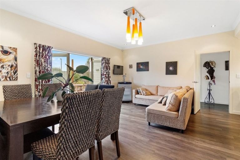 Photo of property in 17 Tudor Grove, Whitianga, 3510