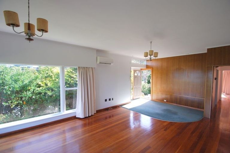 Photo of property in 6 Rangiora Avenue, Kaiwharawhara, Wellington, 6035