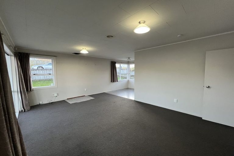 Photo of property in 230 Triangle Road, Massey, Auckland, 0614