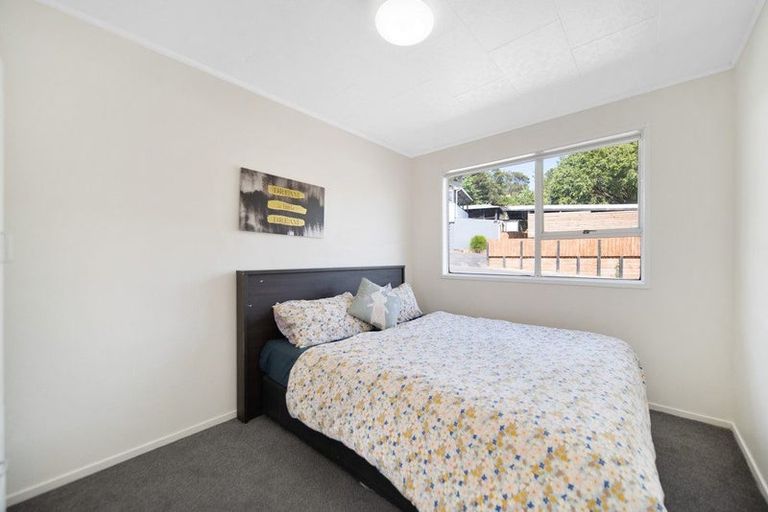 Photo of property in 6c Zingaro Place, Massey, Auckland, 0614