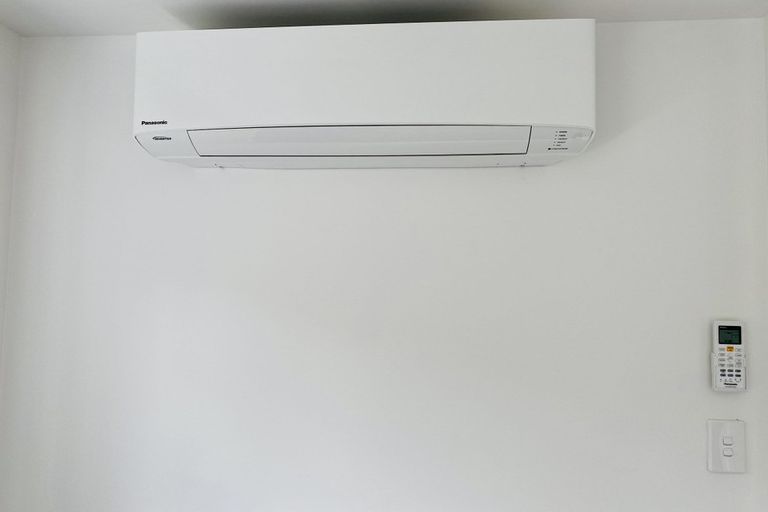 Photo of property in 28a Waimumu Road, Massey, Auckland, 0614