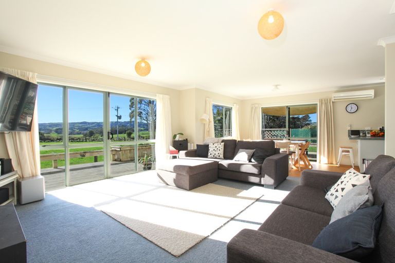 Photo of property in 44 Matakotea Road, Raglan, 3295