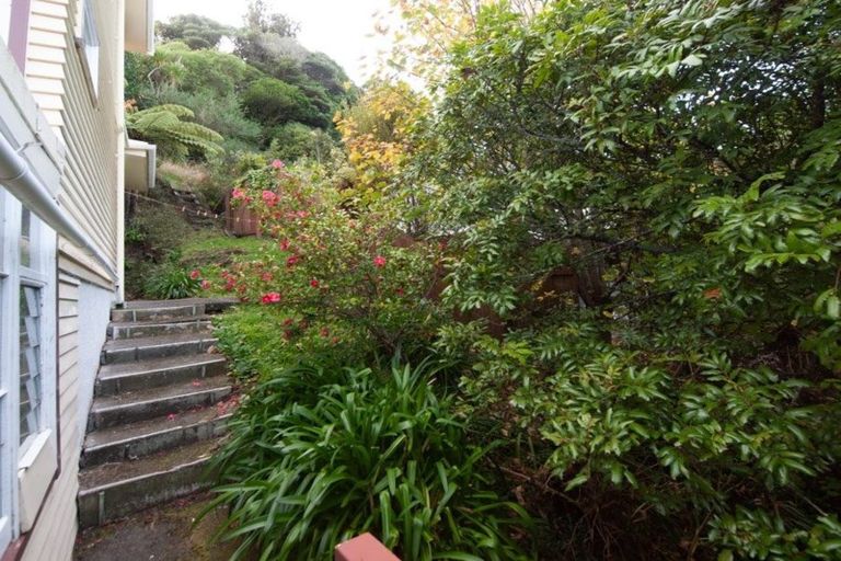 Photo of property in 2 The Rigi, Northland, Wellington, 6012