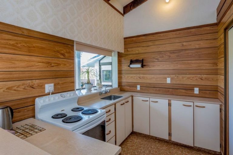 Photo of property in 5 Old Coach Road South, Otaki Beach, Otaki, 5512