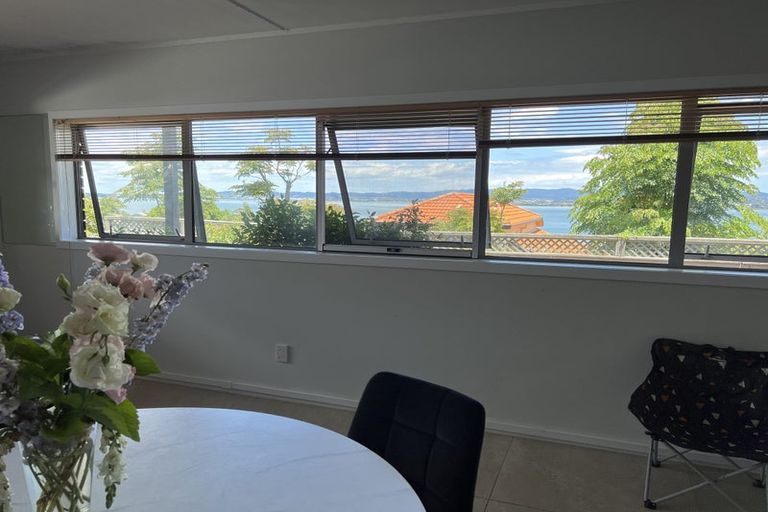 Photo of property in 86 Hadfield Street, Beach Haven, Auckland, 0626