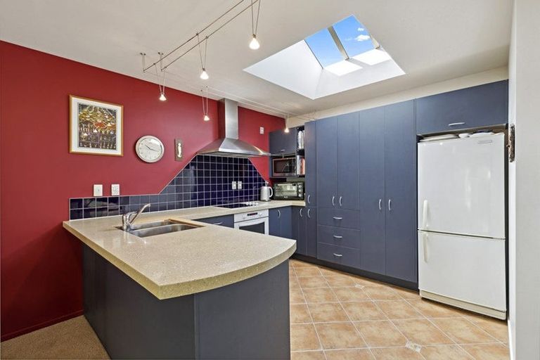 Photo of property in 3/24 Wernham Place, Northcote, Auckland, 0626