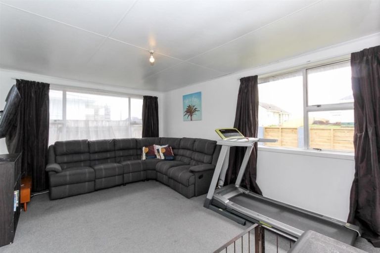 Photo of property in 16 Banks Street, Marfell, New Plymouth, 4310