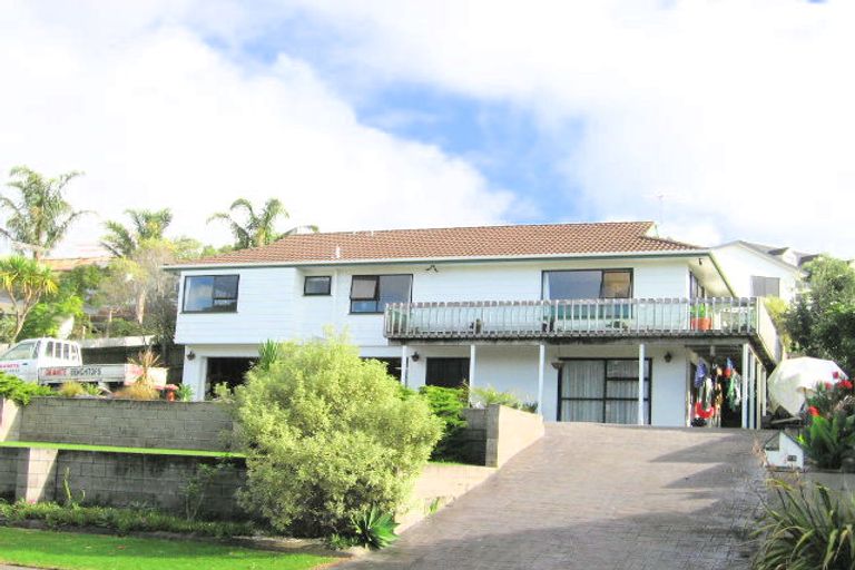 Photo of property in 75 William Bayes Place, Red Beach, 0932