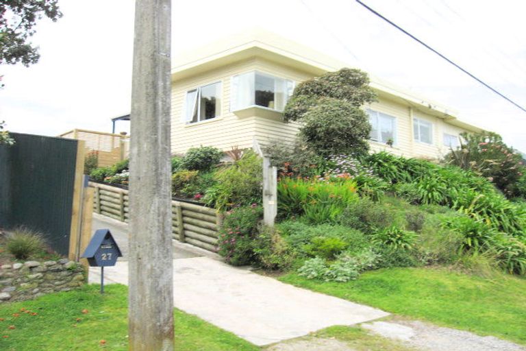 Photo of property in 27 Makora Road, Otaihanga, Paraparaumu, 5036