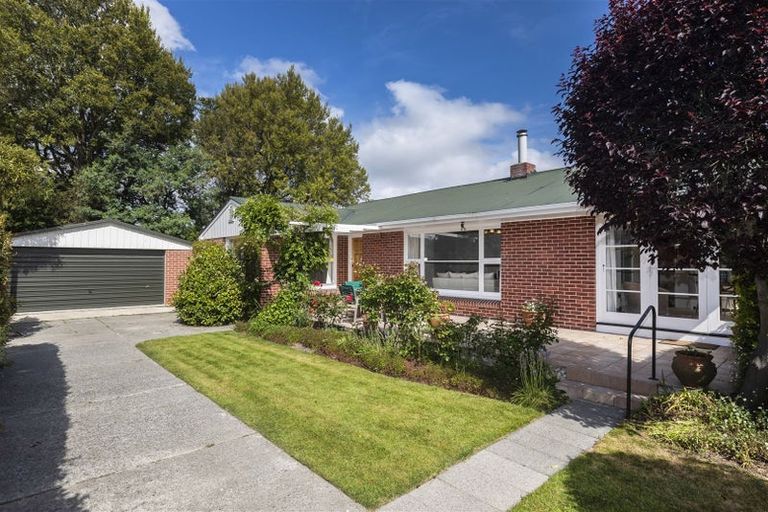Photo of property in 7 Willowbrook Place, Fendalton, Christchurch, 8052