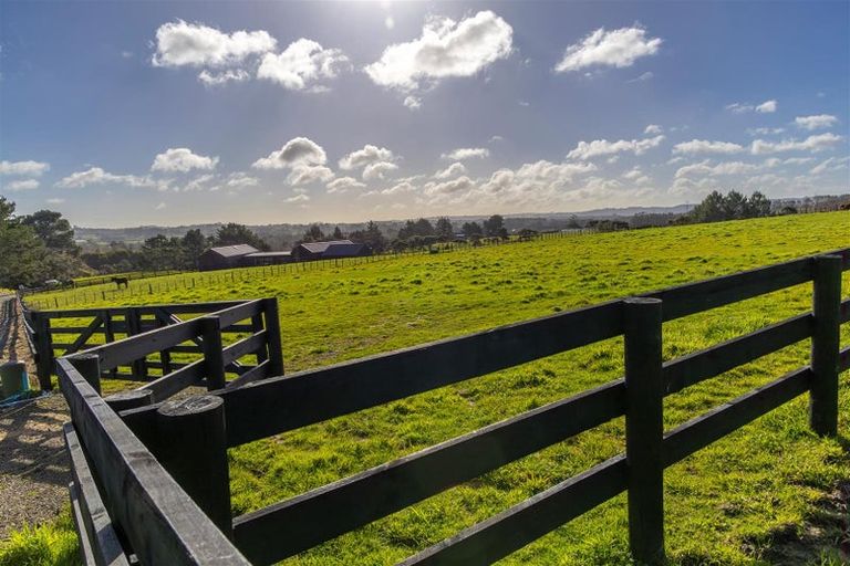 Photo of property in 93 Nixon Road, Taupaki, 0782