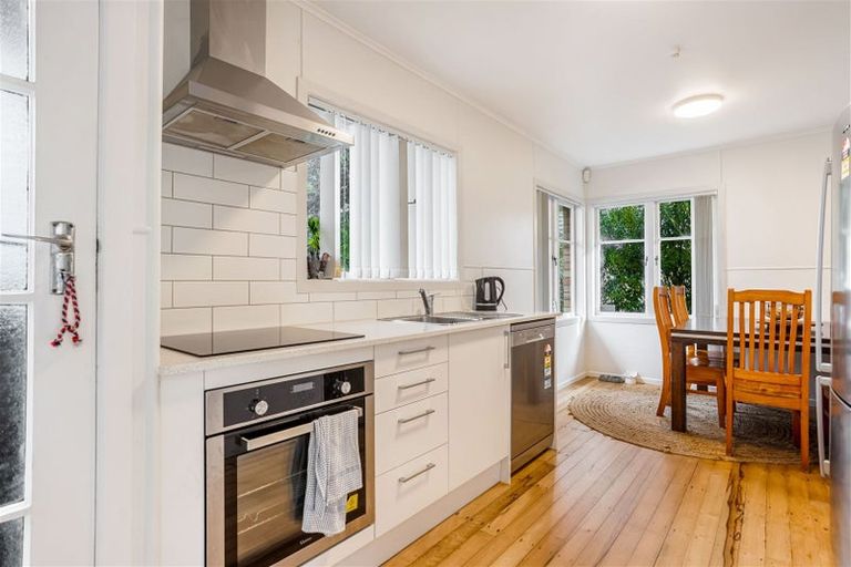 Photo of property in 20 Wilsher Crescent, Henderson, Auckland, 0612