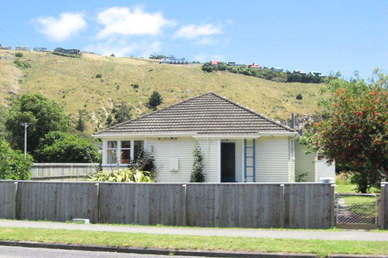 Photo of property in 10 Van Asch Street, Sumner, Christchurch, 8081