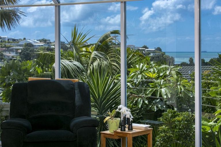 Photo of property in 2/51 Rangitoto Terrace, Milford, Auckland, 0620