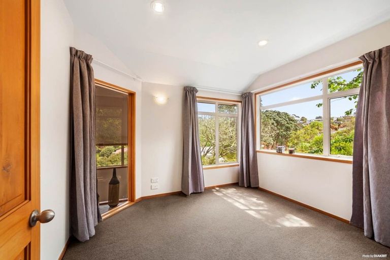 Photo of property in 16a Honeysuckle Lane, Mairangi Bay, Auckland, 0630