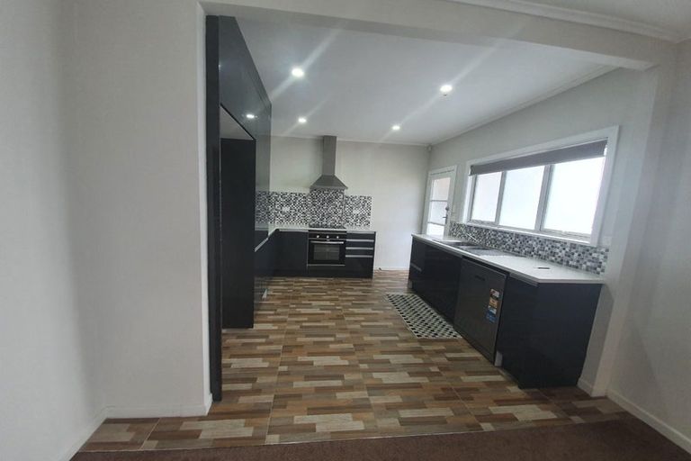 Photo of property in 6 Willis Road, Papakura, 2110