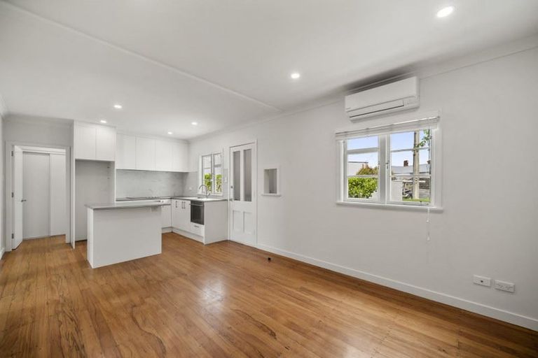 Photo of property in 2/27 Calliope Road, Devonport, Auckland, 0624